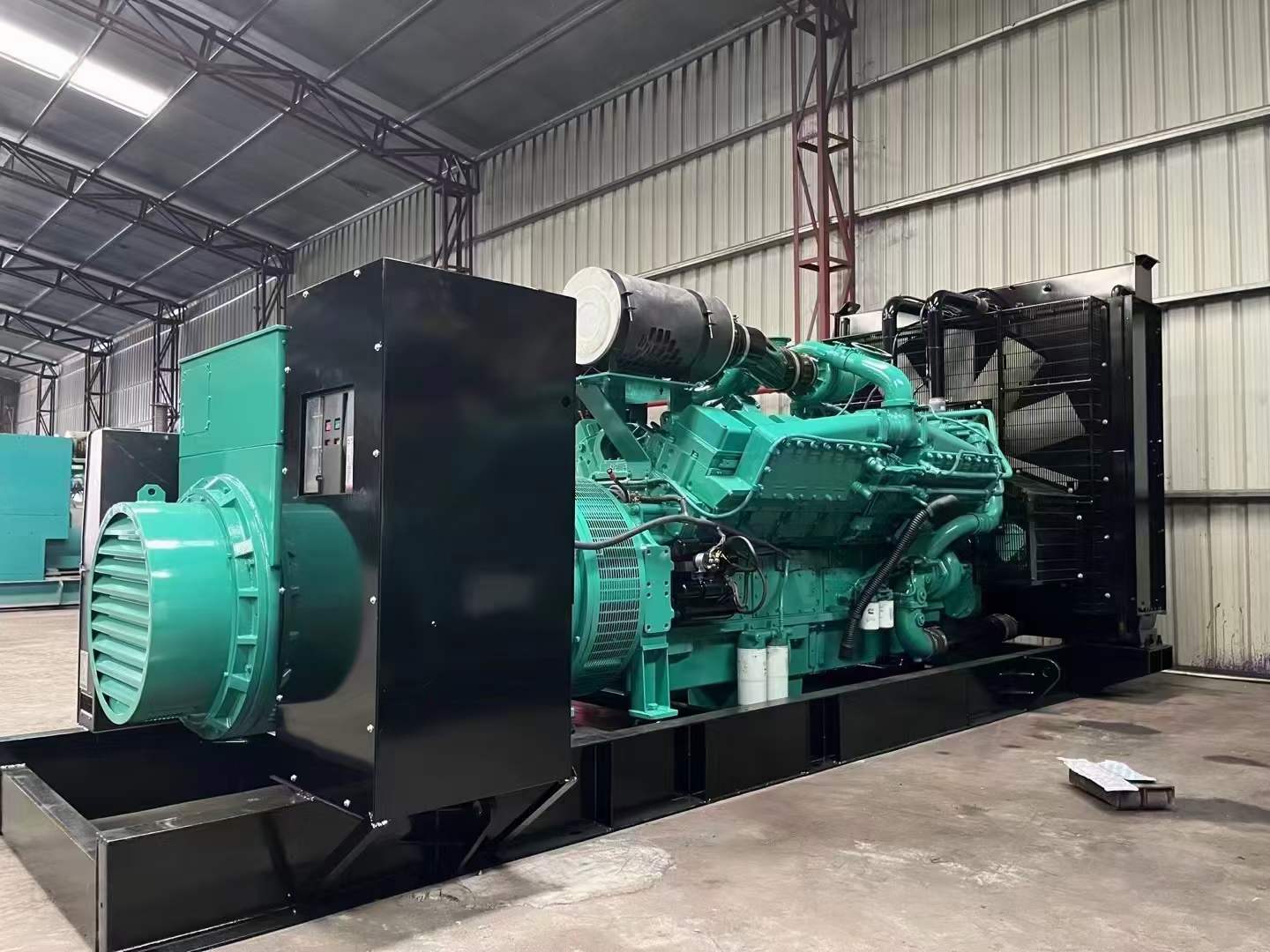 革吉如何降低 800kW 柴油发电机输出电流的波动？